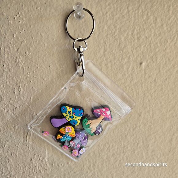 My Pretties Mushroom Bag Charm Vinyl Pack Key Chain Charm Dopemine - Picture 2 of 3